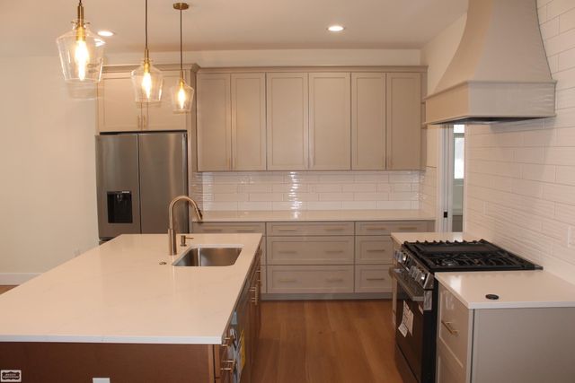 39105 Chart Street, Harrison Twp, MI 48045