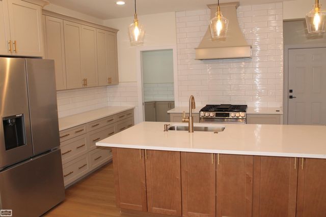 39105 Chart Street, Harrison Twp, MI 48045