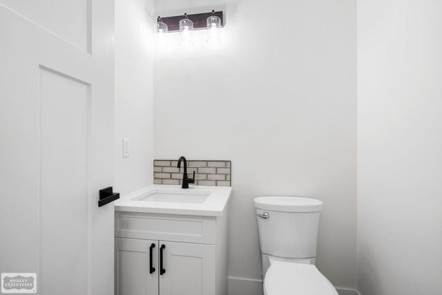 39105 Chart Street, Harrison Twp, MI 48045