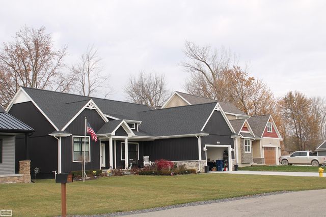 39105 Chart Street, Harrison Twp, MI 48045