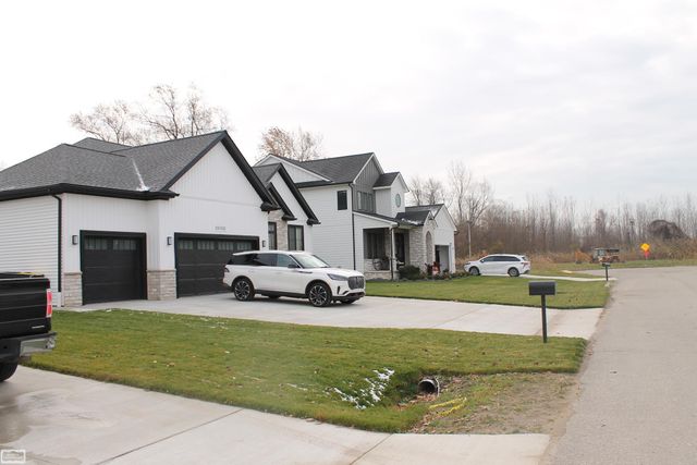 39105 Chart Street, Harrison Twp, MI 48045