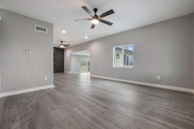 3112 S B St, Stockton, CA 95206