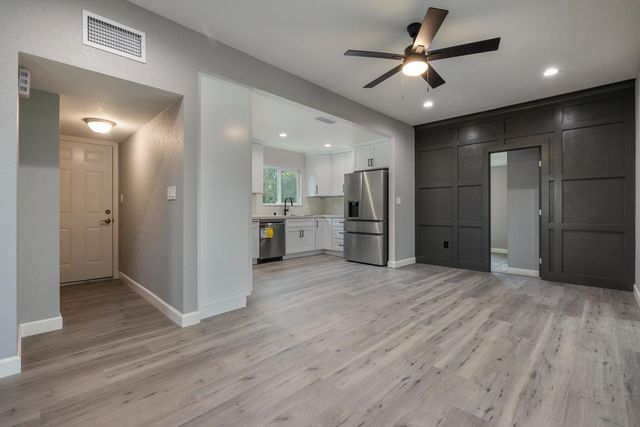 3112 S B St, Stockton, CA 95206