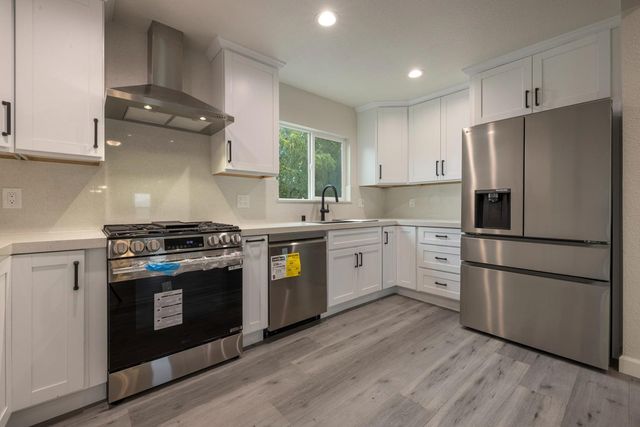 3112 S B St, Stockton, CA 95206