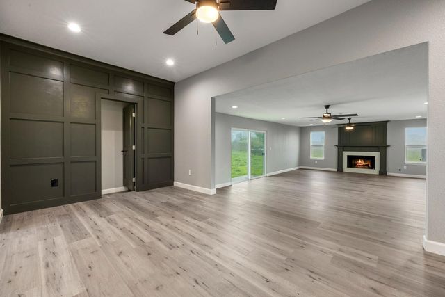 3112 S B St, Stockton, CA 95206