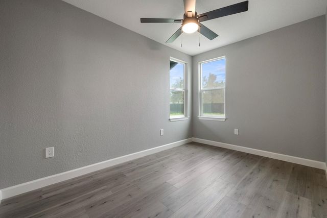 3112 S B St, Stockton, CA 95206