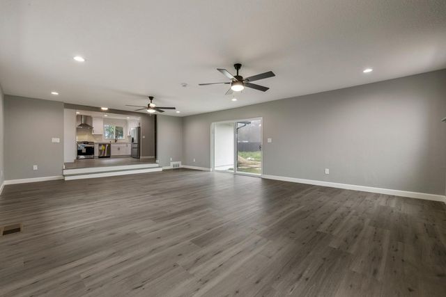 3112 S B St, Stockton, CA 95206