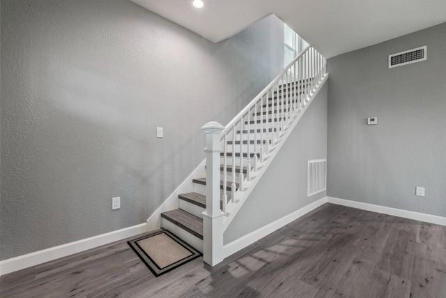 3112 S B St, Stockton, CA 95206