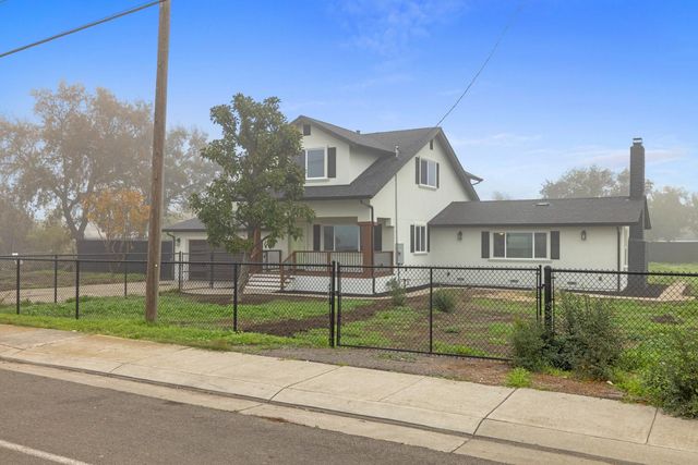 3112 S B St, Stockton, CA 95206