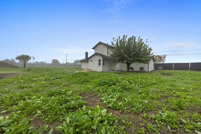 3112 S B St, Stockton, CA 95206