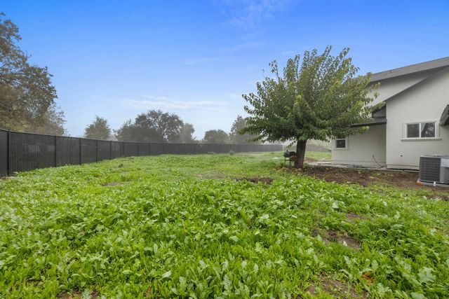 3112 S B St, Stockton, CA 95206