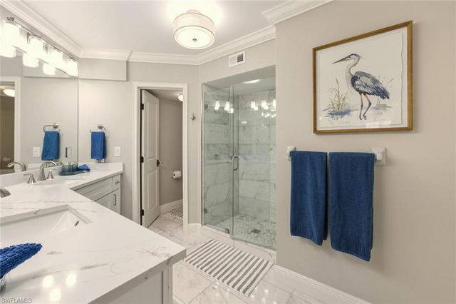 9103 Vanderbilt DR # 2, Naples, FL 34108