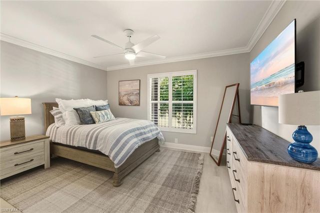 9103 Vanderbilt DR # 2, Naples, FL 34108