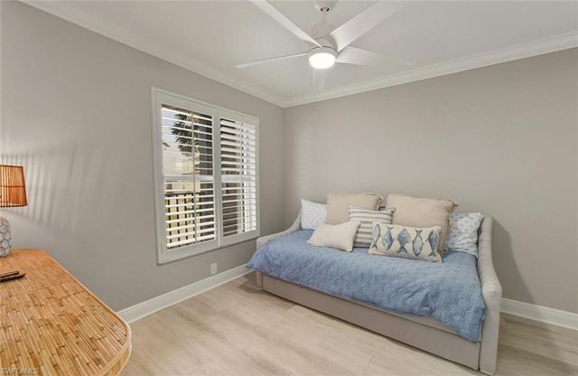 9103 Vanderbilt DR # 2, Naples, FL 34108