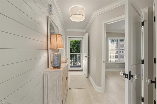 9103 Vanderbilt DR # 2, Naples, FL 34108