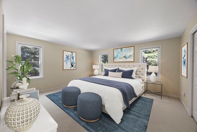12 S Sandwich Rd, Sandwich, MA 02563