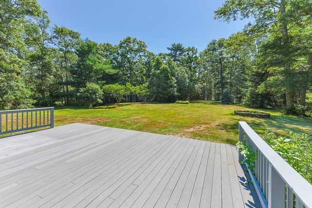 12 S Sandwich Rd, Sandwich, MA 02563