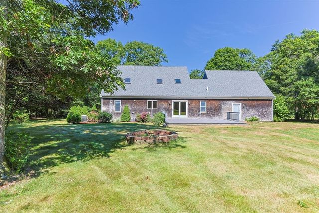 12 S Sandwich Rd, Sandwich, MA 02563