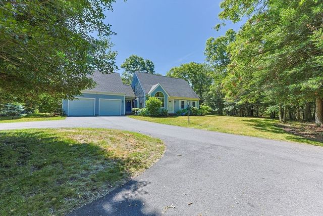 12 S Sandwich Rd, Sandwich, MA 02563
