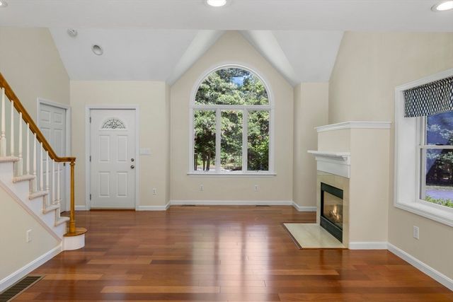 12 S Sandwich Rd, Sandwich, MA 02563