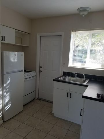 300 SW 10TH Avenue, Fort Lauderdale, FL 33312