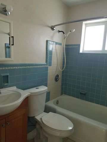 300 SW 10TH Avenue, Fort Lauderdale, FL 33312