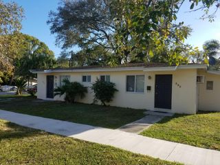 300 SW 10TH Avenue, Fort Lauderdale, FL 33312