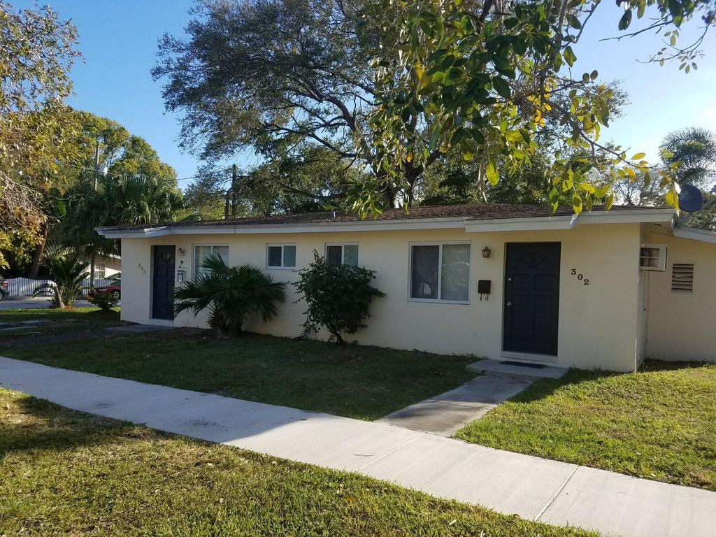 300 SW 10TH Avenue, Fort Lauderdale, FL 33312