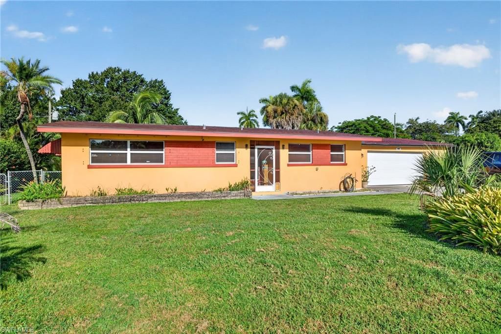 2950 Holly RD, FORT MYERS, FL 33901 — photo 2