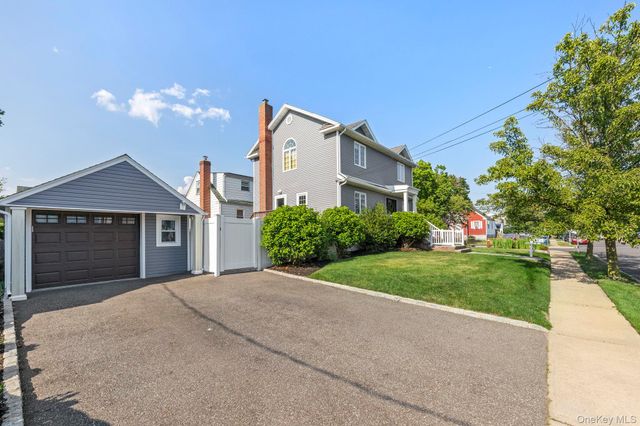 80 Central Boulevard, Merrick, NY 11566
