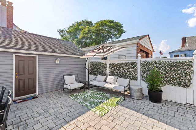 80 Central Boulevard, Merrick, NY 11566