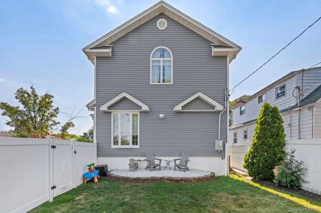 80 Central Boulevard, Merrick, NY 11566