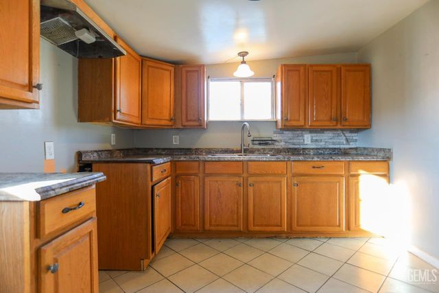 2326 Nelson Street, Bakersfield, CA 93305