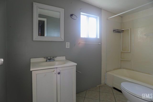 2326 Nelson Street, Bakersfield, CA 93305
