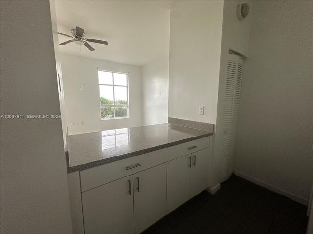7420 W 20th Avenue 452, Hialeah, FL 33016