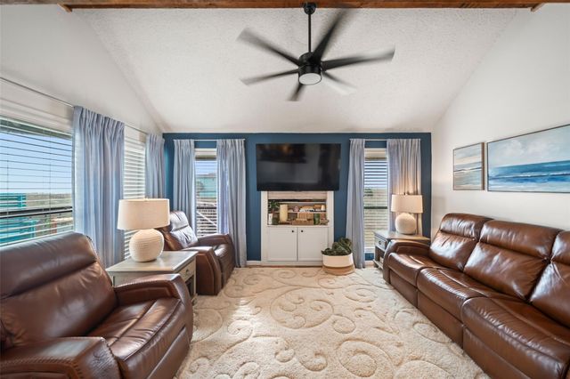 189 Private Road 638 42, Matagorda, TX 77457