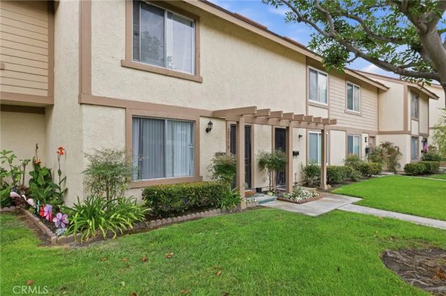 2971 Bradford D, Santa Ana, CA 92707