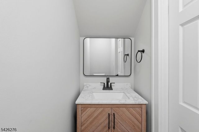 53 Brooklyn Rd, Stanhope Boro, NJ 07874