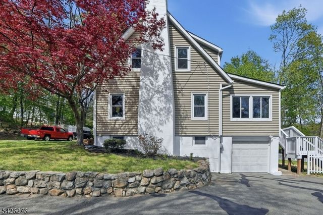 53 Brooklyn Rd, Stanhope Boro, NJ 07874