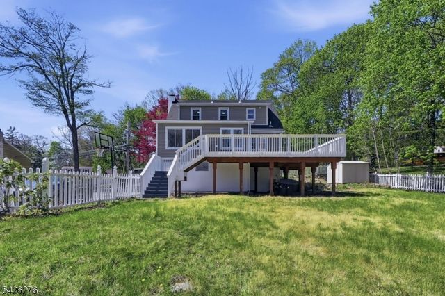 53 Brooklyn Rd, Stanhope Boro, NJ 07874