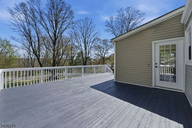 53 Brooklyn Rd, Stanhope Boro, NJ 07874