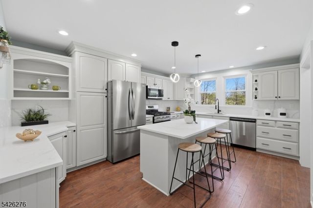 53 Brooklyn Rd, Stanhope Boro, NJ 07874