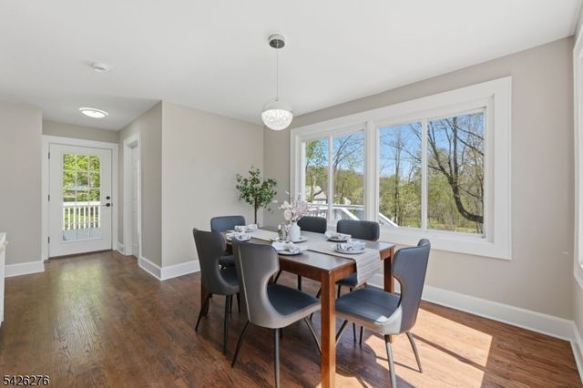 53 Brooklyn Rd, Stanhope Boro, NJ 07874