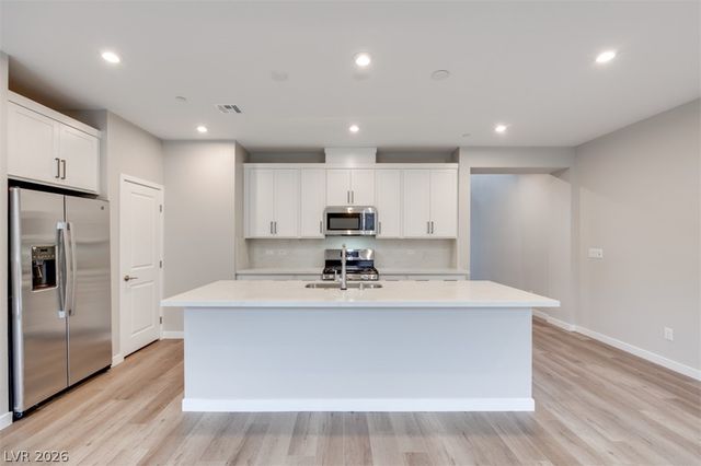 11898 Glide Reflection Avenue, Las Vegas, NV 89138