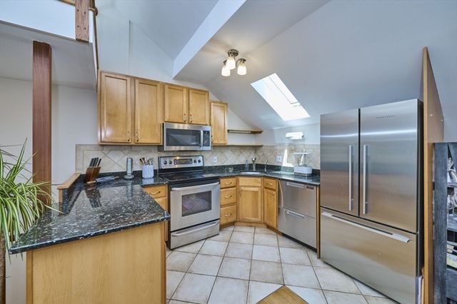 683 Massachusetts Ave. 5, Boston, MA 02118