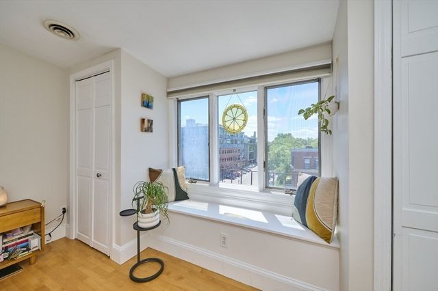 683 Massachusetts Ave. 5, Boston, MA 02118