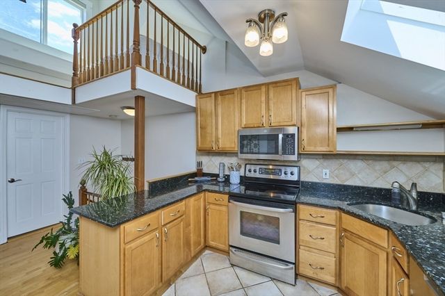 683 Massachusetts Ave. 5, Boston, MA 02118