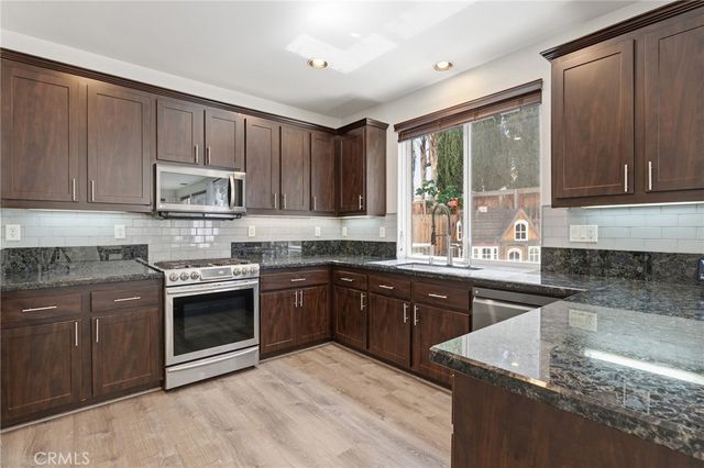 17616 Medley Ridge, Canyon Country, CA 91387