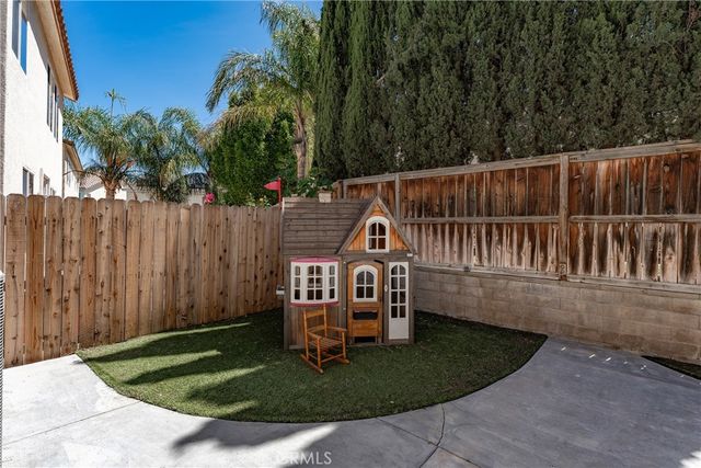 17616 Medley Ridge, Canyon Country, CA 91387
