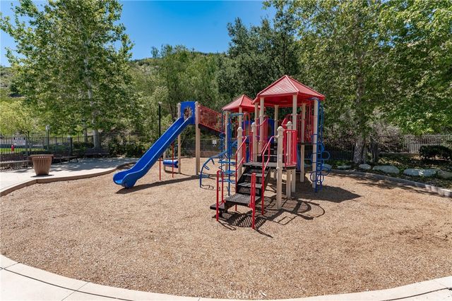 17616 Medley Ridge, Canyon Country, CA 91387